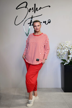 STYLOWY DRES SITA OVERSIZE CZERWONO BIAŁY