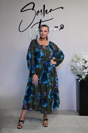 SUKIENKA SZYFONOWA VIVIEN KHAKI W NIEBIESKIE KWIATY