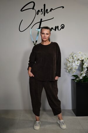DRES ATMAL OVERSIZE 42/48 SZTRUKS WELUROWY BRĄZOWY