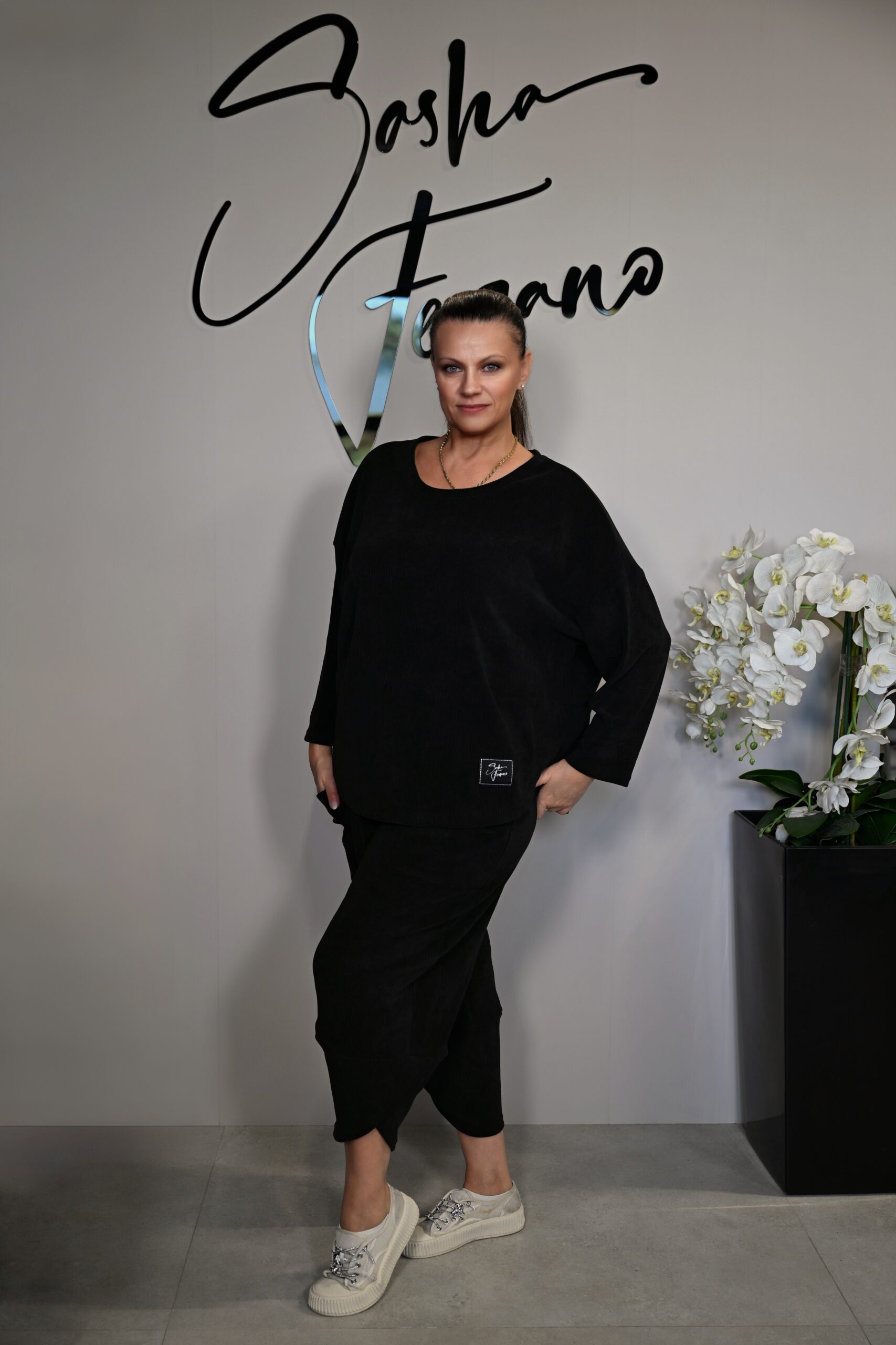 DRES ATMAL OVERSIZE 42/48 SZTRUKS WELUROWY CZARNY