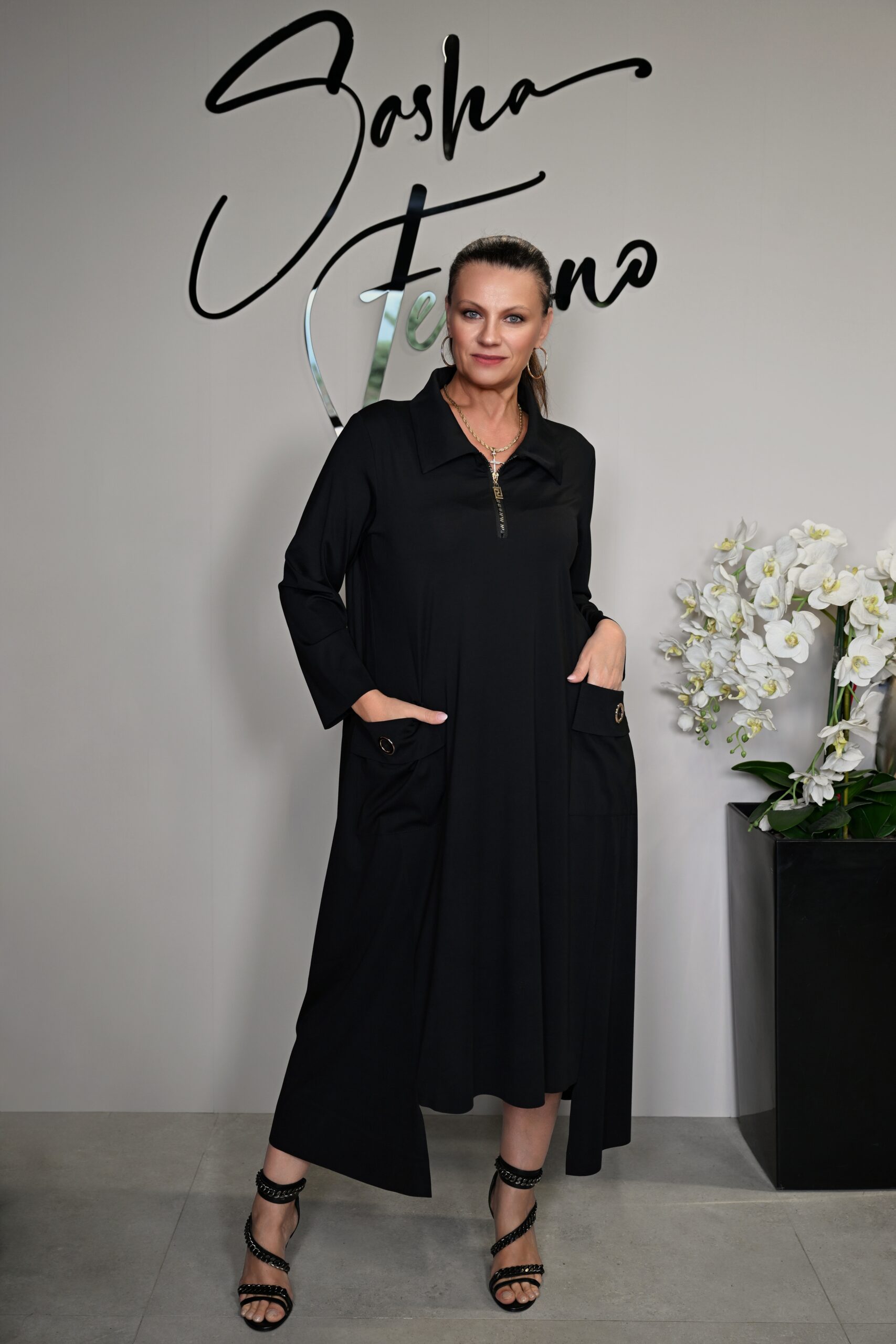 SUKIENKA ITA CZARNA OVERSIZE 42/50